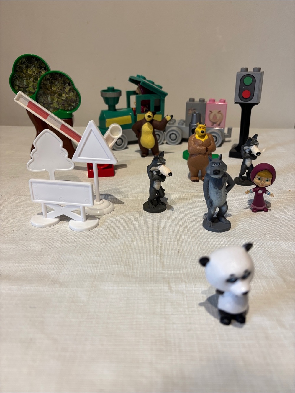 Masha and the Bear Train & Figures